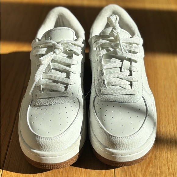 Alo Recovery Mode Sneaker in White - Picture 8 of 12